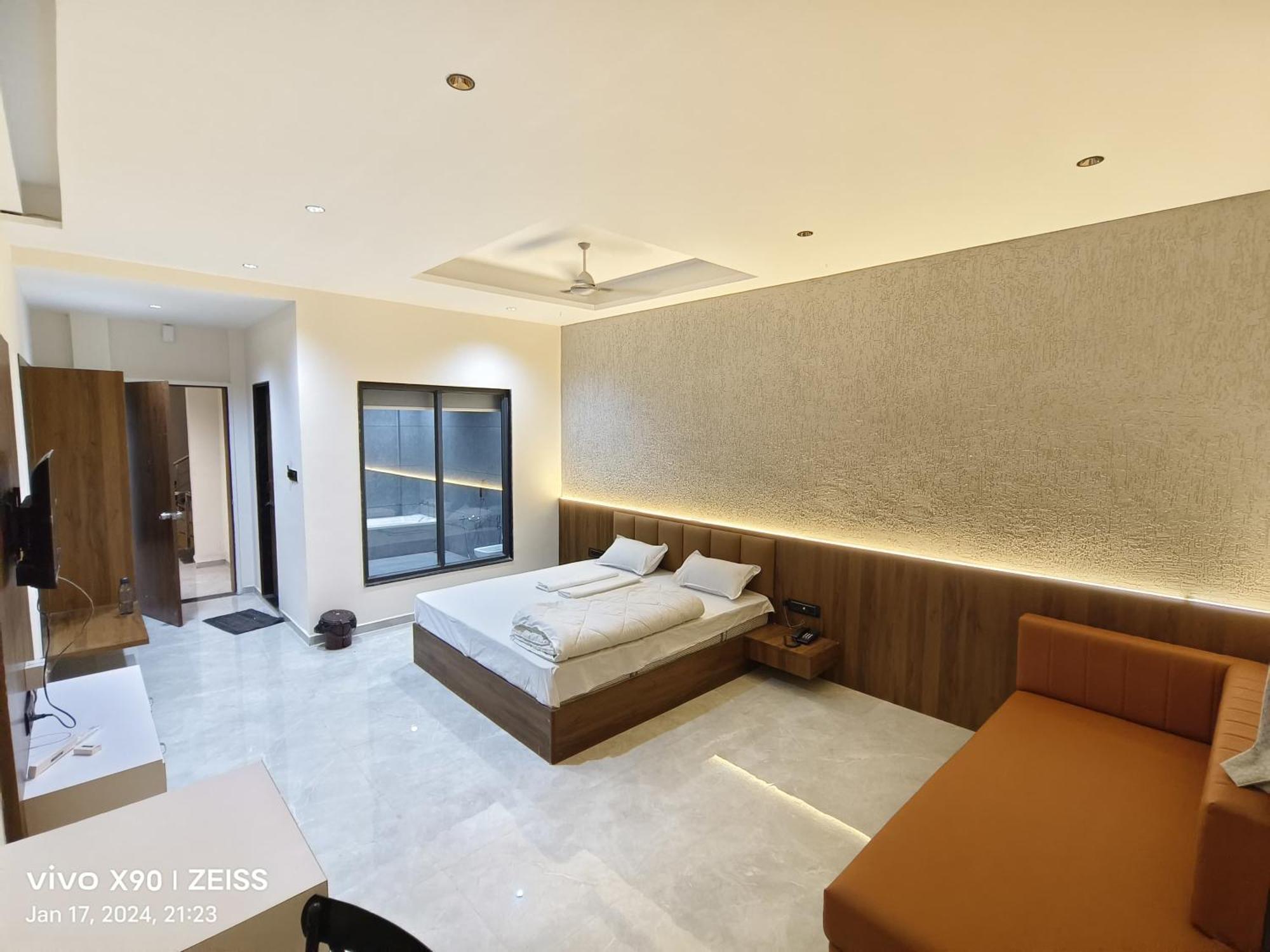 Hotel The Grand Khodiyar Visnagar Exterior foto
